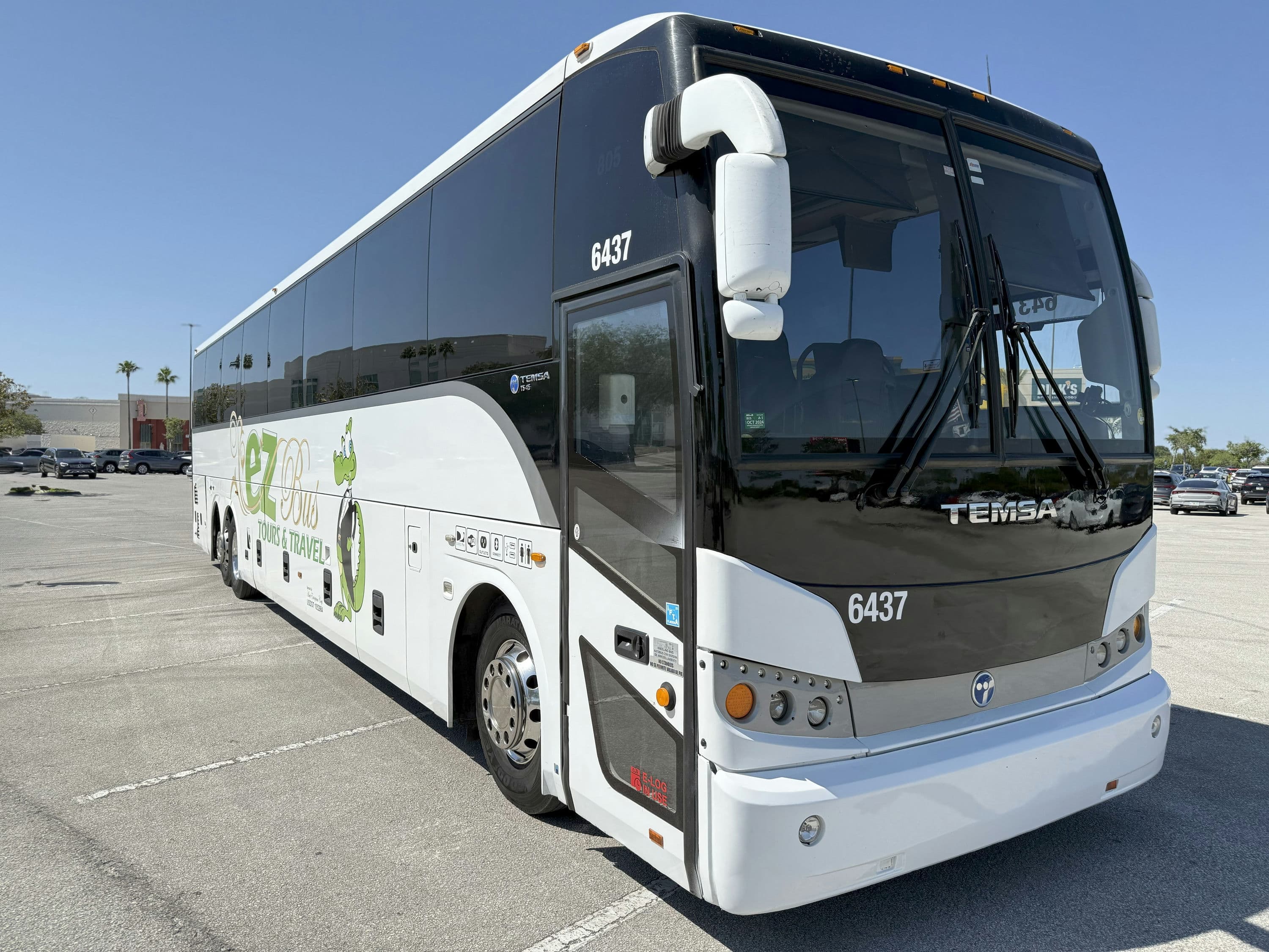 Full-Size Motorcoach photo